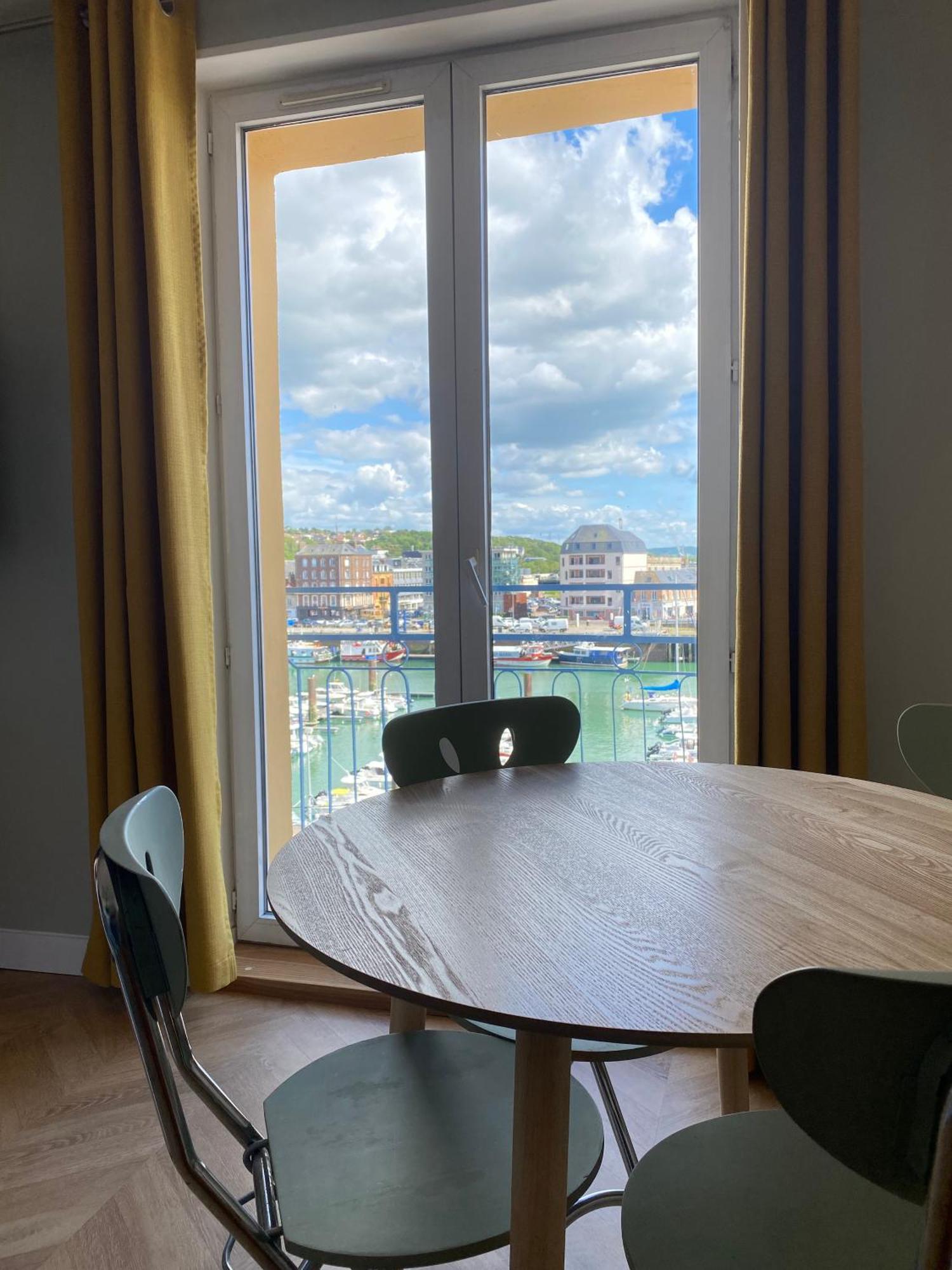Etablissement 3 Etoiles Avec Ascenseur, 3 Appartements Lumineux Vue Port Avec Balcon, 200M De La Mer, Wifi Fibre, Tous Service Inclus ดิเอป ภายนอก รูปภาพ