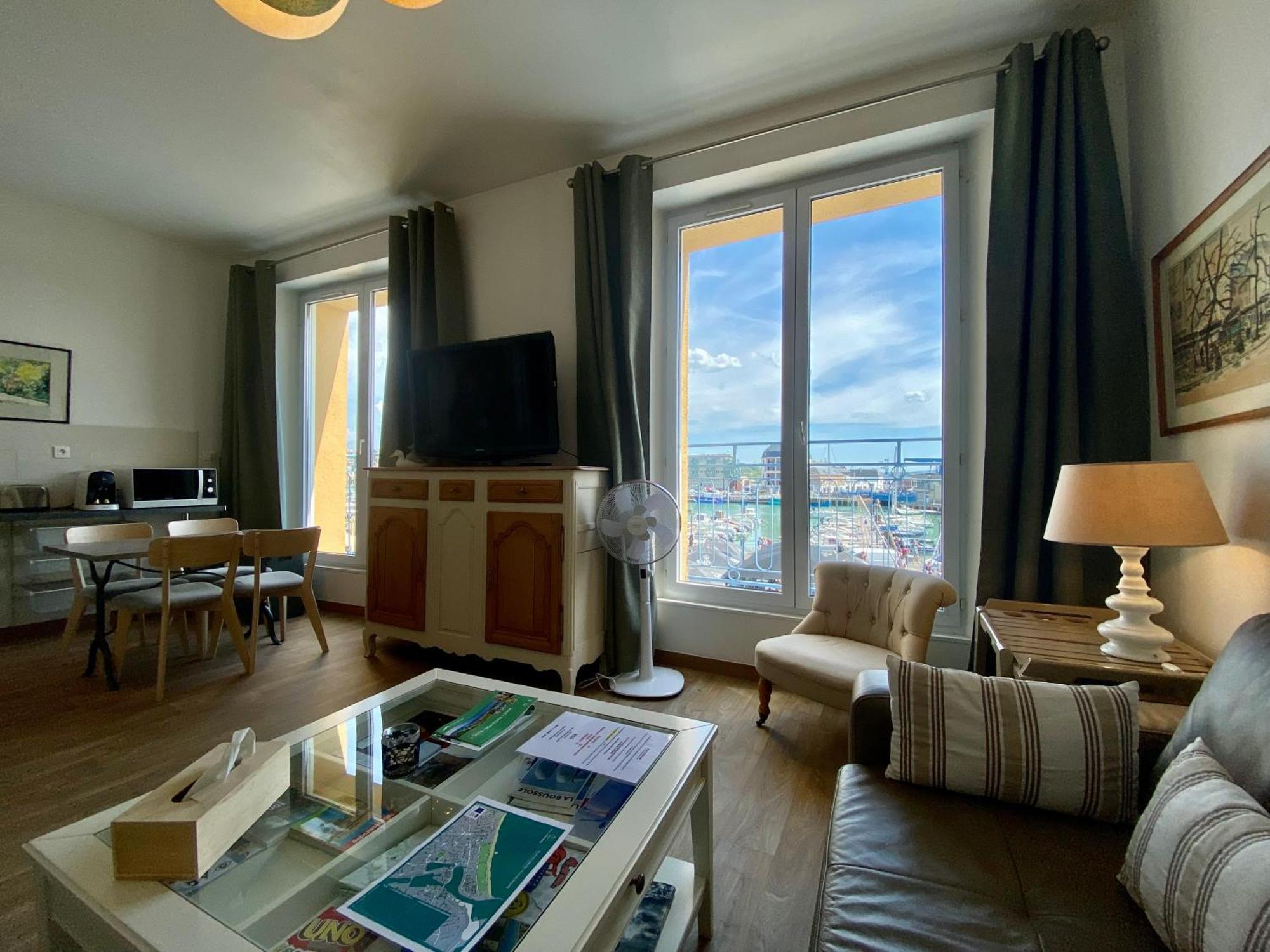 Etablissement 3 Etoiles Avec Ascenseur, 3 Appartements Lumineux Vue Port Avec Balcon, 200M De La Mer, Wifi Fibre, Tous Service Inclus ดิเอป ภายนอก รูปภาพ