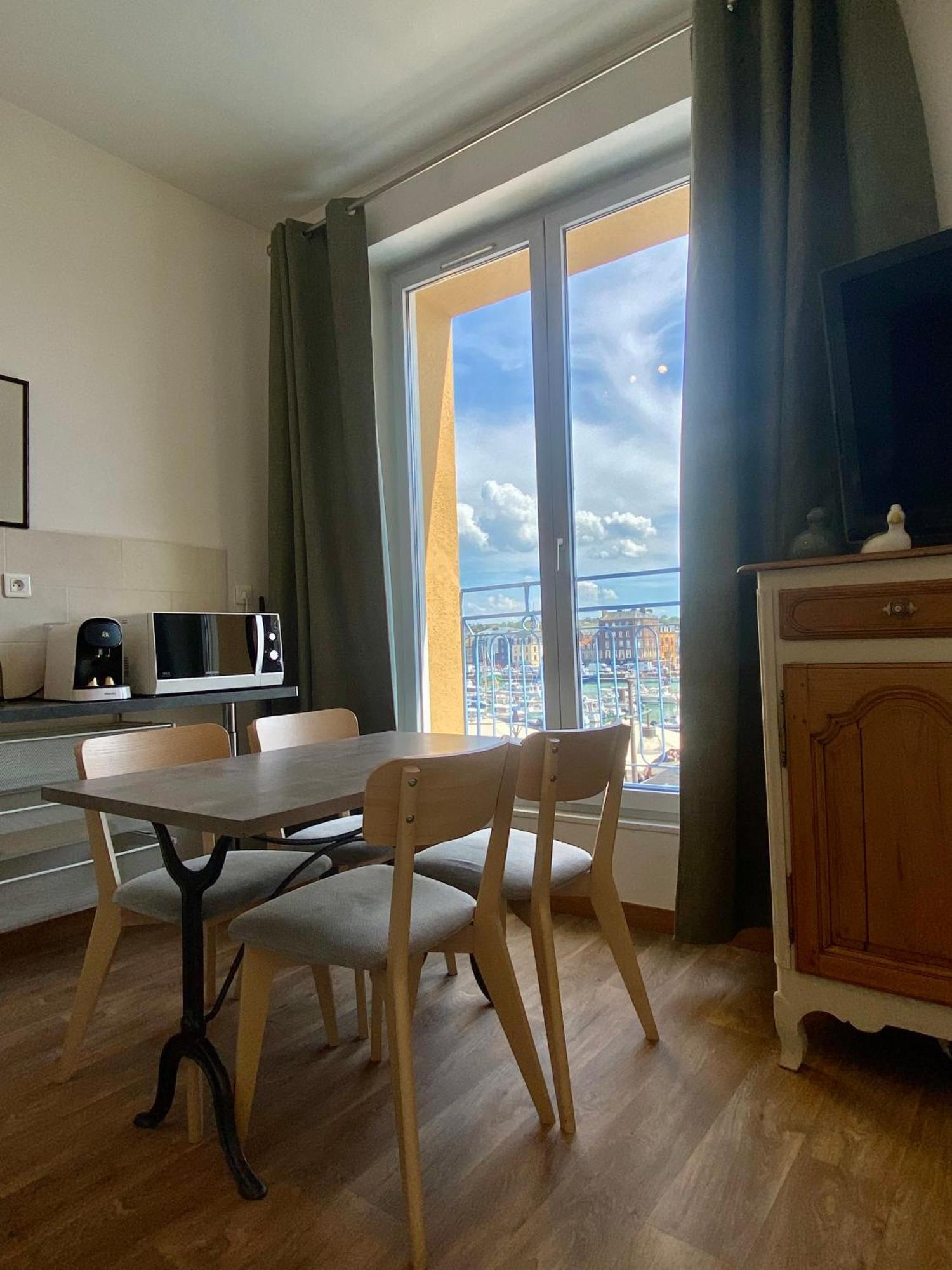 Etablissement 3 Etoiles Avec Ascenseur, 3 Appartements Lumineux Vue Port Avec Balcon, 200M De La Mer, Wifi Fibre, Tous Service Inclus ดิเอป ภายนอก รูปภาพ